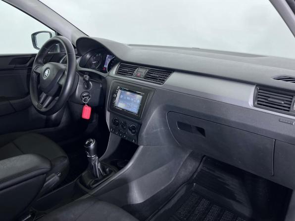 Skoda Rapid I с пробегом 2016 года, цена 985 000 рублей, 171600 км, лифтбек, Автокод Объявления