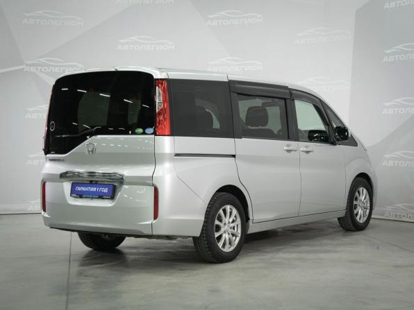 Honda Stepwgn V с пробегом 2016 года, цена 1 665 000 рублей, 212300 км, минивэн, Автокод Объявления