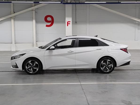 Hyundai Elantra VII (CN7) с пробегом 2021 года, цена 1 990 000 рублей, 53001 км, седан, Автокод Объявления