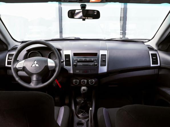 Mitsubishi Outlander II Рестайлинг с пробегом 2011 года, цена 989 000 рублей, 255825 км, внедорожник, Автокод Объявления