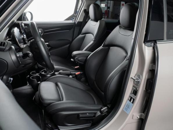 Mini Hatch III (F55/F56) Рестайлинг 2 с пробегом 2022 года, цена 3 149 000 рублей, 16192 км, хэтчбек, Автокод Объявления