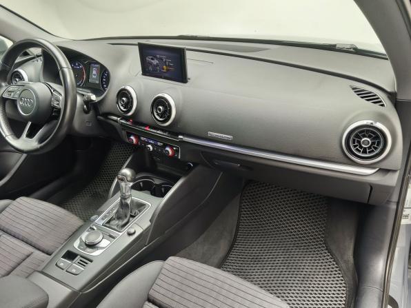 Audi A3 III (8V) Рестайлинг с пробегом 2017 года, цена 2 218 000 рублей, 125383 км, седан, Автокод Объявления