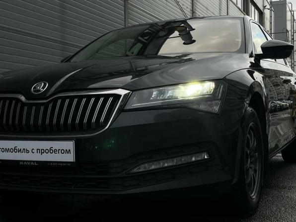 Skoda Superb III Рестайлинг с пробегом 2021 года, цена 2 099 000 рублей, 139031 км, лифтбек, Автокод Объявления
