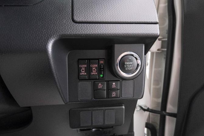 Toyota Roomy I с пробегом 2017 года, цена 999 000 рублей, 116959 км, микровэн, Автокод Объявления