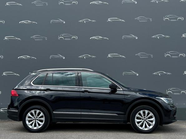 Volkswagen Tiguan II Рестайлинг с пробегом 2021 года, цена 2 450 300 рублей, 63141 км, внедорожник, Автокод Объявления