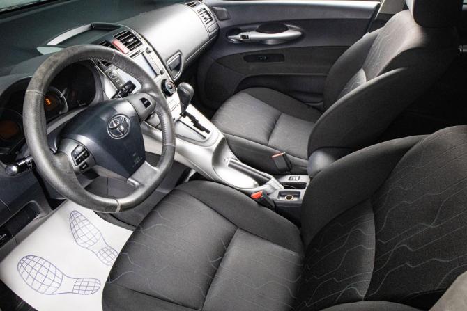 Toyota Auris I Рестайлинг с пробегом 2011 года, цена 1 019 000 рублей, 183900 км, хэтчбек, Автокод Объявления