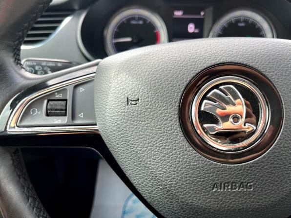 Skoda Octavia III (A7) Рестайлинг с пробегом 2019 года, цена 1 638 000 рублей, 204850 км, лифтбек, Автокод Объявления
