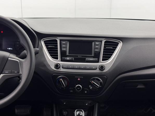 Hyundai Solaris II Рестайлинг с пробегом 2021 года, цена 1 741 000 рублей, 41801 км, седан, Автокод Объявления