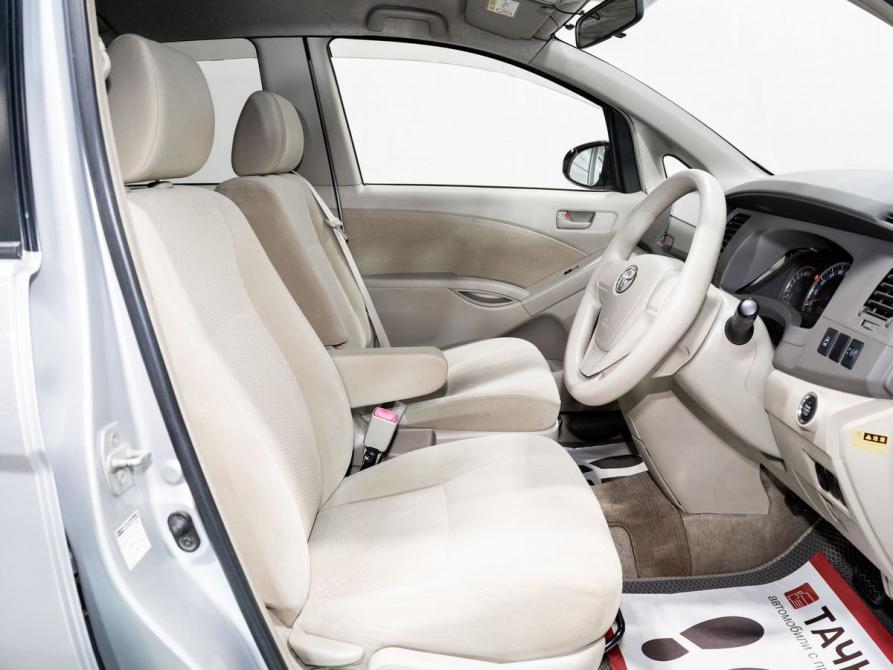 Toyota ISis I Рестайлинг Чита  - изображение 7