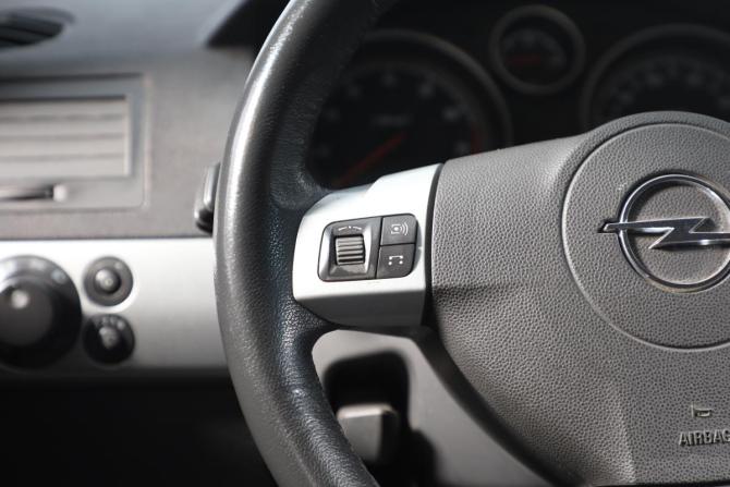 Opel Astra H Рестайлинг с пробегом 2013 года, цена 899 000 рублей, 108100 км, универсал, Автокод Объявления