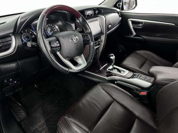 Toyota Fortuner II с пробегом 2017 года, цена 3 250 000 рублей, 193000 км, внедорожник, Автокод Объявления