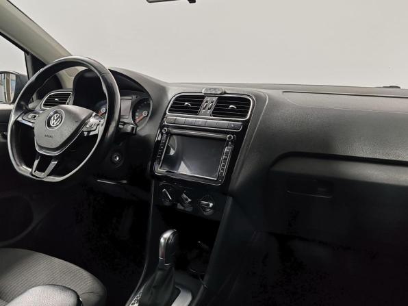 Volkswagen Polo V Рестайлинг с пробегом 2017 года, цена 1 049 000 рублей, 127154 км, седан, Автокод Объявления