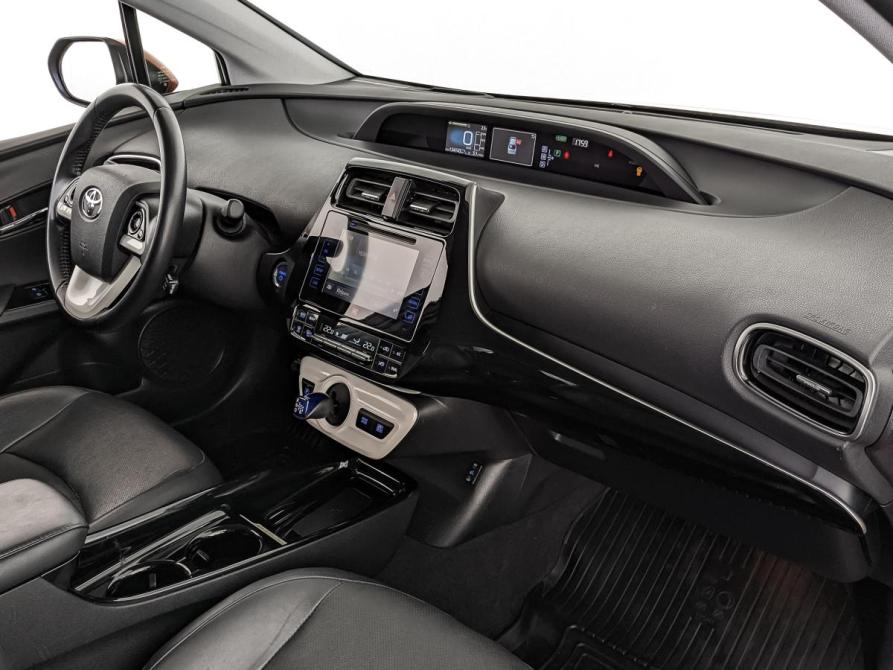 Toyota Prius IV (XW50) Москва  - изображение 13