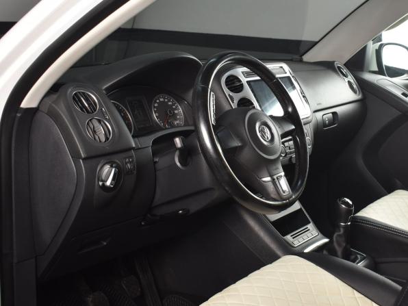 Volkswagen Tiguan I Рестайлинг с пробегом 2012 года, цена 1 099 999 рублей, 279412 км, внедорожник, Автокод Объявления