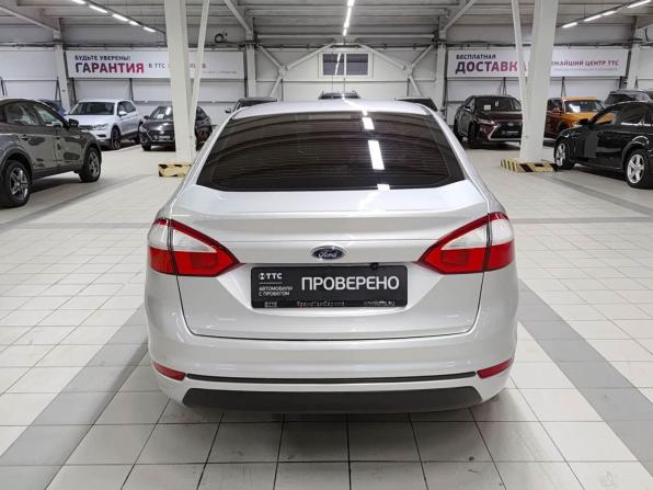Ford Fiesta Mk6 Рестайлинг с пробегом 2016 года, цена 820 000 рублей, 109305 км, седан, Автокод Объявления