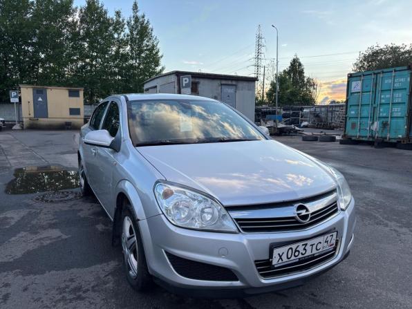 Opel Astra H Рестайлинг с пробегом 2013 года, цена 459 000 рублей, 214033 км, седан, Автокод Объявления
