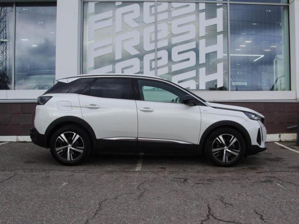 Peugeot 3008 II Рестайлинг с пробегом 2021 года, цена 1 980 000 рублей, 81000 км, внедорожник, Автокод Объявления