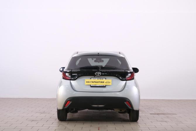 Toyota Yaris IV с пробегом 2021 года, цена 1 349 000 рублей, 82000 км, хэтчбек, Автокод Объявления