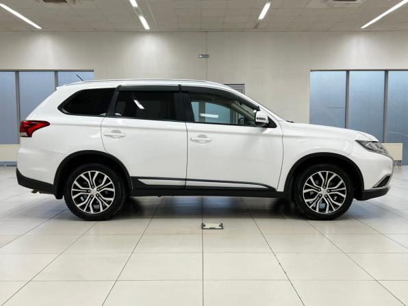 Mitsubishi Outlander III Рестайлинг 2 с пробегом 2016 года, цена 1 890 000 рублей, 113112 км, внедорожник, Автокод Объявления