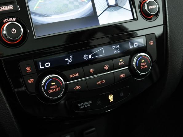 Nissan Qashqai II с пробегом 2018 года, цена 1 899 000 рублей, 58000 км, внедорожник, Автокод Объявления