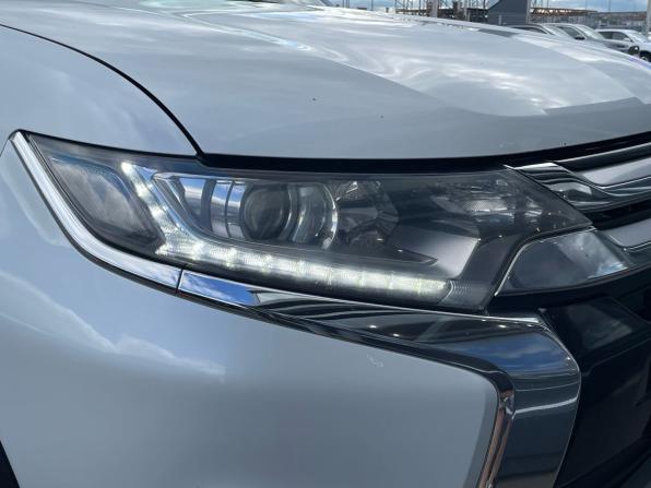 Mitsubishi Outlander III Рестайлинг 2 с пробегом 2016 года, цена 1 390 000 рублей, 188000 км, внедорожник, Автокод Объявления