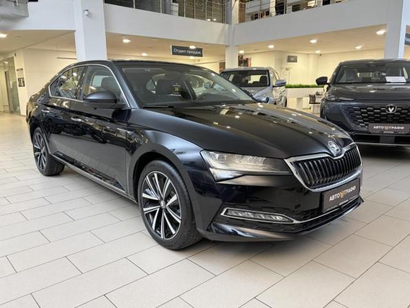 Новый Skoda Superb III Рестайлинг 2025 года, цена 2 799 000 рублей, лифтбек, Автокод Объявления