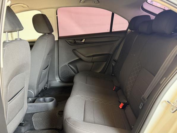 Skoda Rapid I Рестайлинг с пробегом 2018 года, цена 990 000 рублей, 169360 км, лифтбек, Автокод Объявления