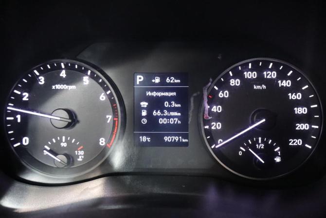Hyundai Solaris II с пробегом 2018 года, цена 1 299 000 рублей, 89000 км, седан, Автокод Объявления