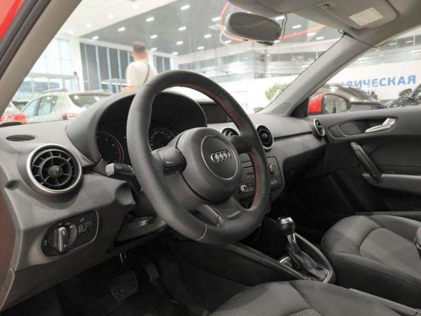 Audi A1 I (8X) с пробегом 2012 года, цена 1 270 000 рублей, 106731 км, хэтчбек, Автокод Объявления