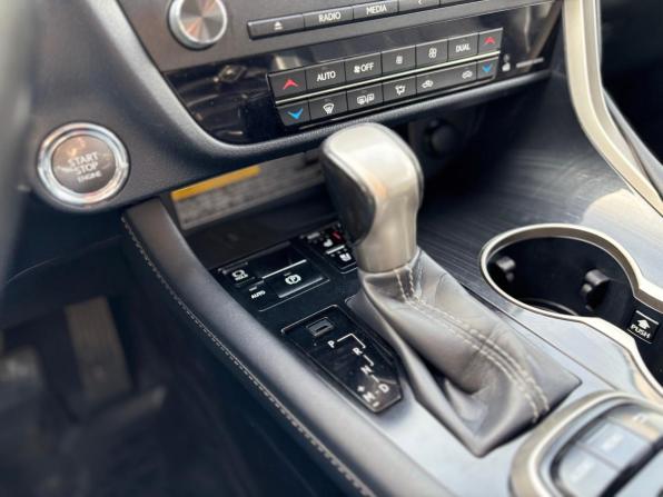 Lexus RX IV с пробегом 2019 года, цена 4 000 000 рублей, 129655 км, внедорожник, Автокод Объявления