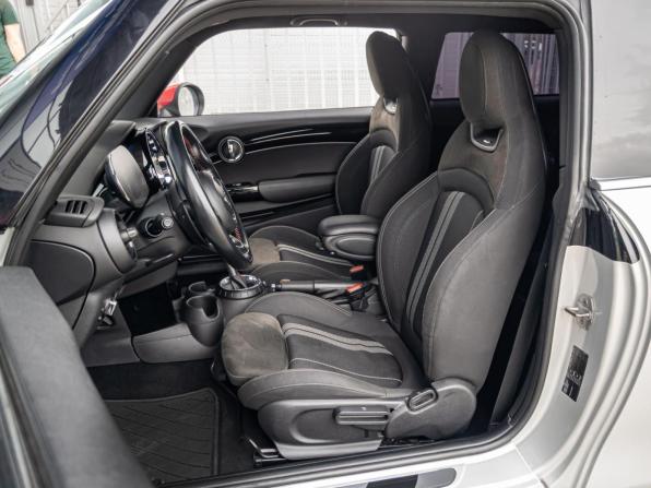 Mini Hatch III (F55/F56) с пробегом 2015 года, цена 2 180 000 рублей, 197504 км, хэтчбек, Автокод Объявления