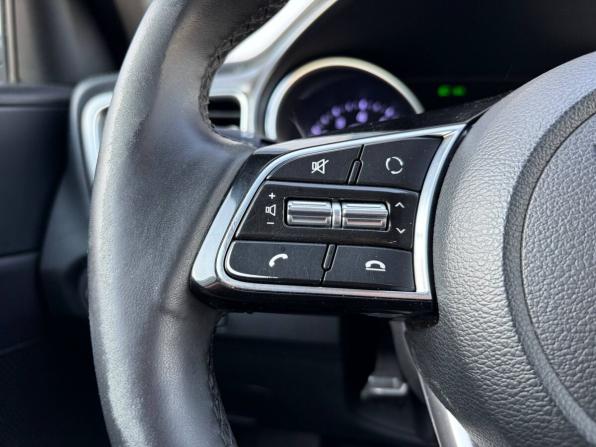 Kia Ceed III с пробегом 2019 года, цена 1 385 000 рублей, 179000 км, универсал, Автокод Объявления