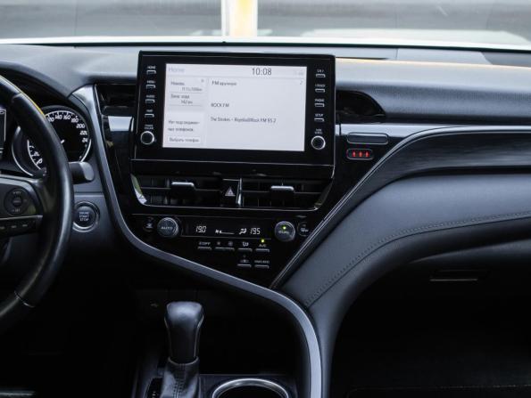 Toyota Camry VIII (XV70) Рестайлинг с пробегом 2021 года, цена 2 960 000 рублей, 56160 км, седан, Автокод Объявления