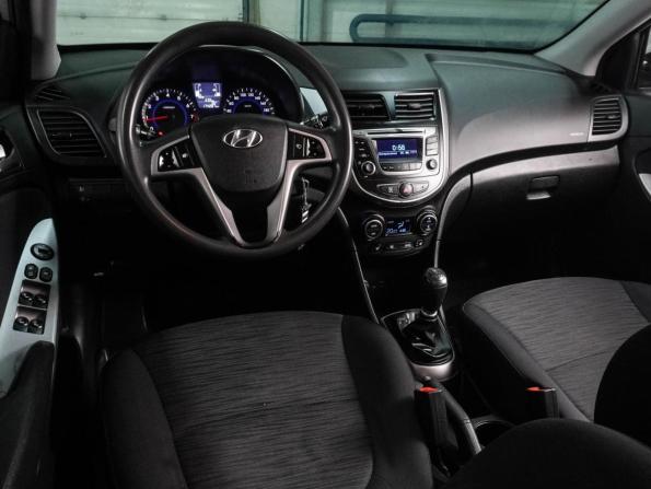 Hyundai Solaris I Рестайлинг с пробегом 2015 года, цена 954 000 рублей, 174286 км, седан, Автокод Объявления