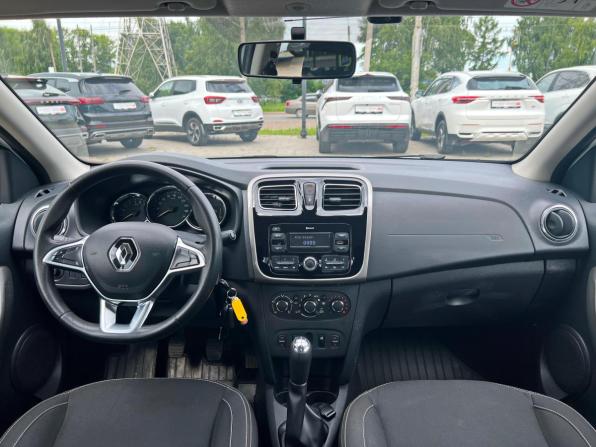 Renault Logan II Рестайлинг с пробегом 2018 года, цена 1 092 300 рублей, 55498 км, седан, Автокод Объявления