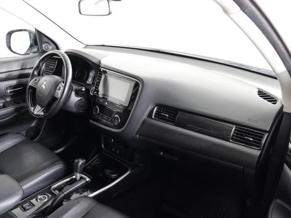 Mitsubishi Outlander III Рестайлинг 2 с пробегом 2018 года, цена 1 899 000 рублей, 144620 км, внедорожник, Автокод Объявления