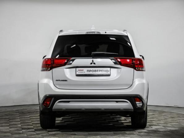 Mitsubishi Outlander III Рестайлинг 3 с пробегом 2020 года, цена 2 049 000 рублей, 197340 км, внедорожник, Автокод Объявления