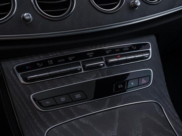 Mercedes-Benz E-Класс V (W213 S213 C238) Рестайлинг с пробегом 2021 года, цена 5 750 000 рублей, 59488 км, седан, Автокод Объявления