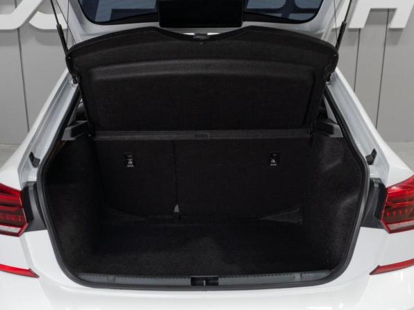 Volkswagen Polo VI с пробегом 2022 года, цена 1 699 000 рублей, 64315 км, лифтбек, Автокод Объявления