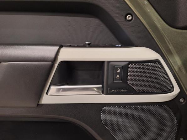 Land Rover Defender II с пробегом 2020 года, цена 6 850 000 рублей, 87145 км, внедорожник, Автокод Объявления