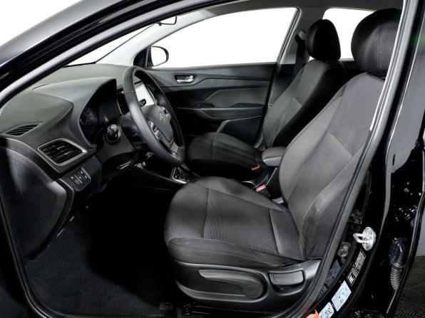 Hyundai Solaris II с пробегом 2017 года, цена 1 198 000 рублей, 131005 км, седан, Автокод Объявления