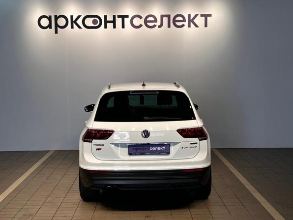 Volkswagen Tiguan II с пробегом 2018 года, цена 2 900 000 рублей, 113000 км, внедорожник, Автокод Объявления