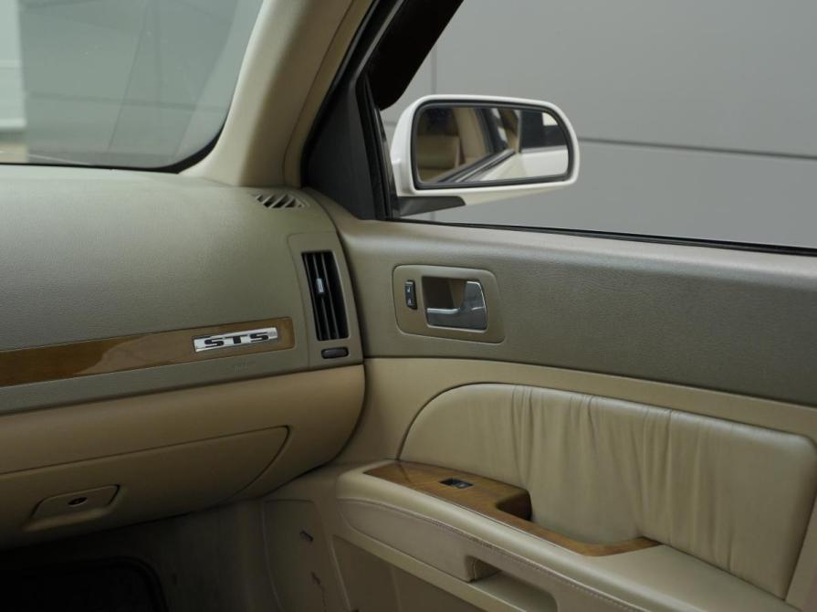 Cadillac STS I Москва  - изображение 12