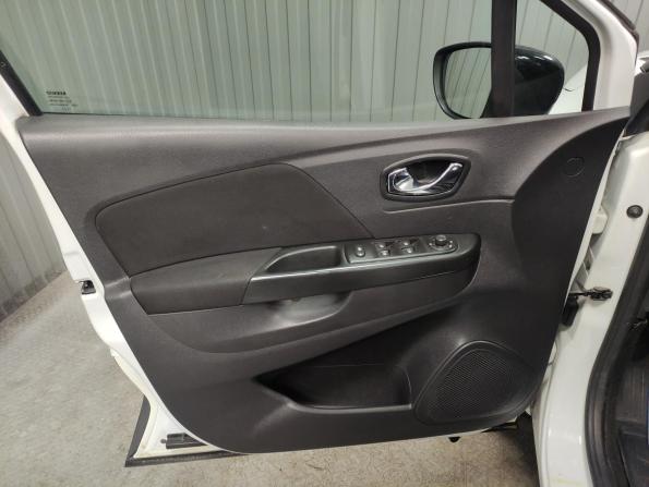 Renault Kaptur I с пробегом 2016 года, цена 1 160 000 рублей, 141000 км, внедорожник, Автокод Объявления