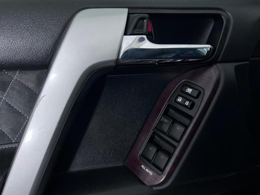 Toyota Land Cruiser Prado 150 Series Рестайлинг 1 Ростов-на-Дону  - изображение 16