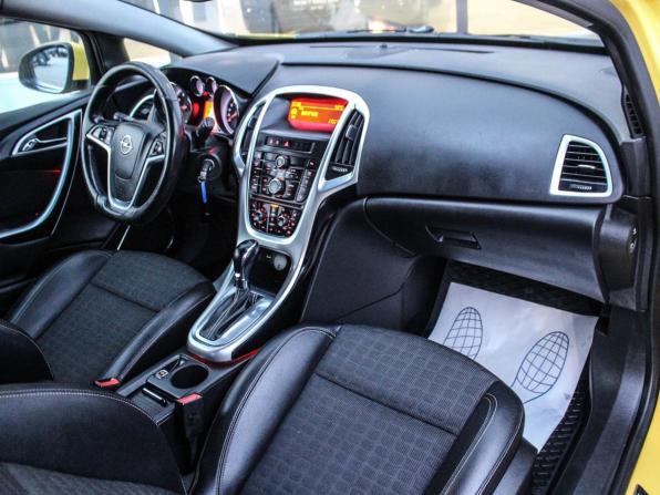Opel Astra J Рестайлинг с пробегом 2012 года, цена 856 000 рублей, 154995 км, хэтчбек, Автокод Объявления