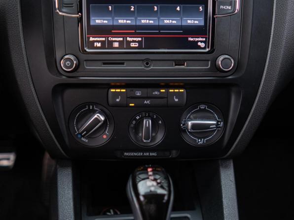 Volkswagen Jetta VI с пробегом 2013 года, цена 1 249 000 рублей, 194325 км, седан, Автокод Объявления