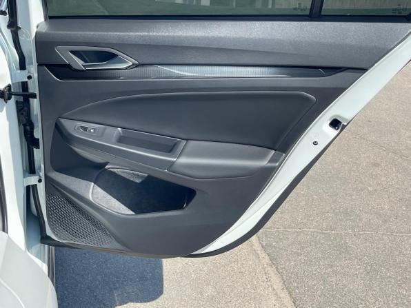 Volkswagen Golf VIII с пробегом 2023 года, цена 2 690 000 рублей, 60612 км, хэтчбек, Автокод Объявления