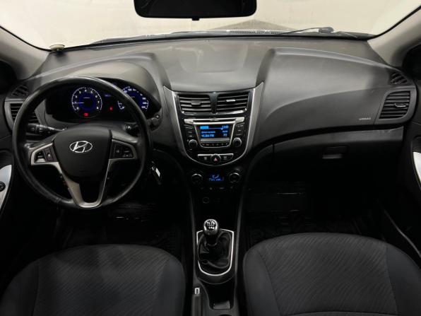 Hyundai Solaris I Рестайлинг с пробегом 2015 года, цена 965 000 рублей, 131000 км, седан, Автокод Объявления