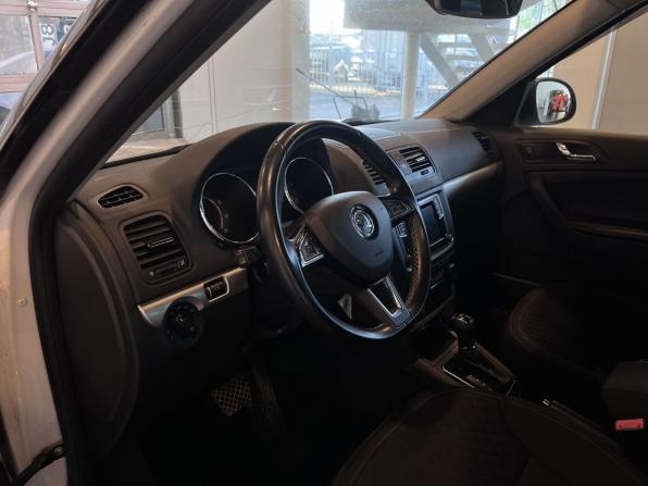 Skoda Yeti I Рестайлинг с пробегом 2016 года, цена 1 388 000 рублей, 181025 км, внедорожник, Автокод Объявления